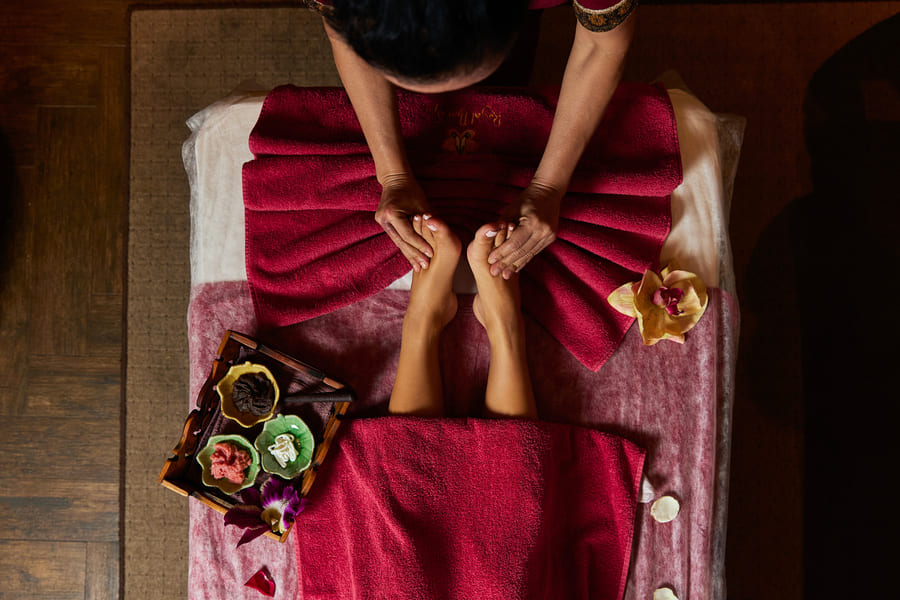 Индийский массаж ног